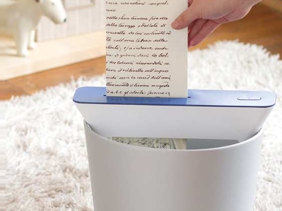 paper-shredder-without-wastebasket-on-trash-can