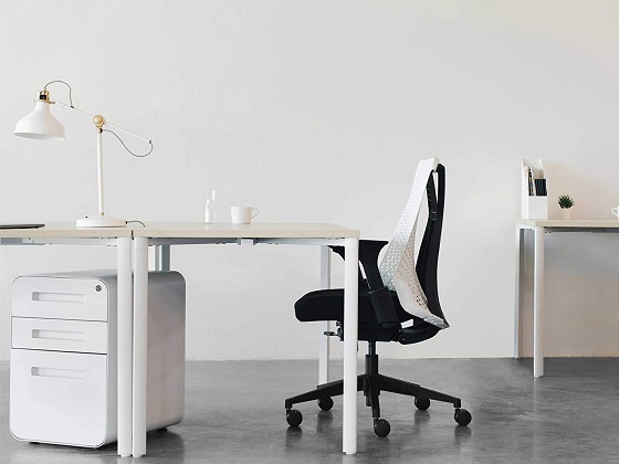 best-office-chair-for-tall-person-with-back-pain